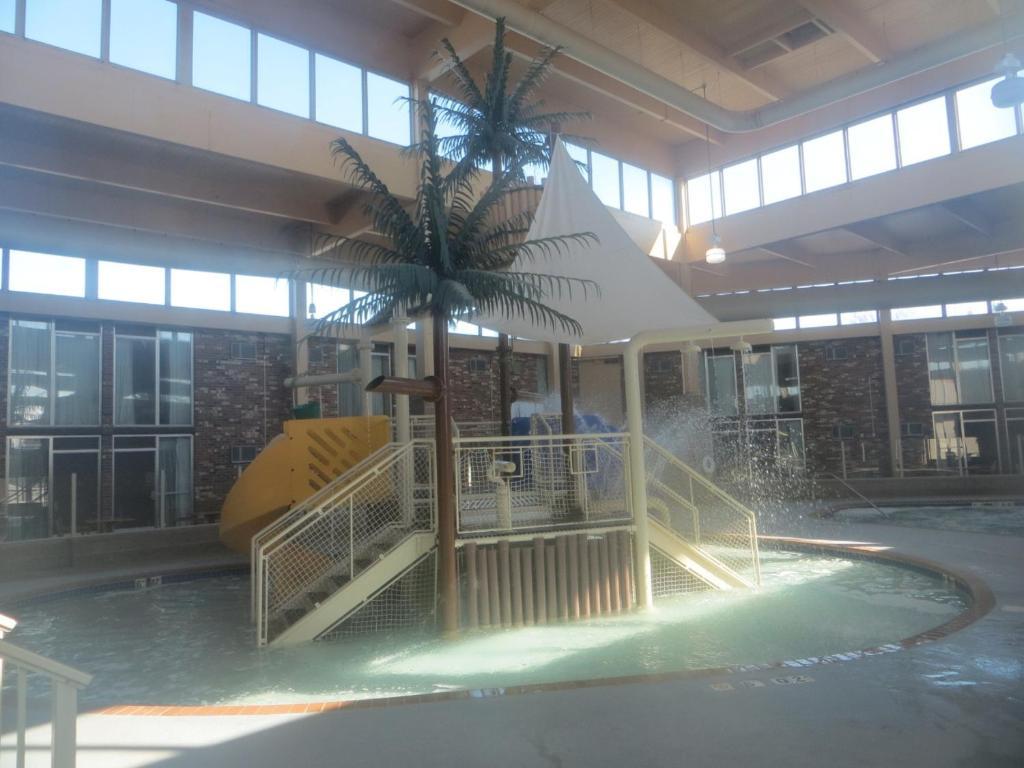 Howard Johnson Grand Forks Kültér fotó