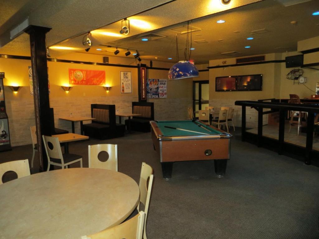 Howard Johnson Grand Forks Kültér fotó